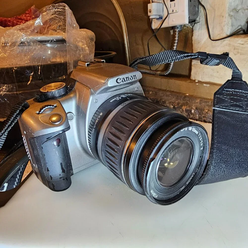 Vintage canon ds126071 EOS digital camera kit